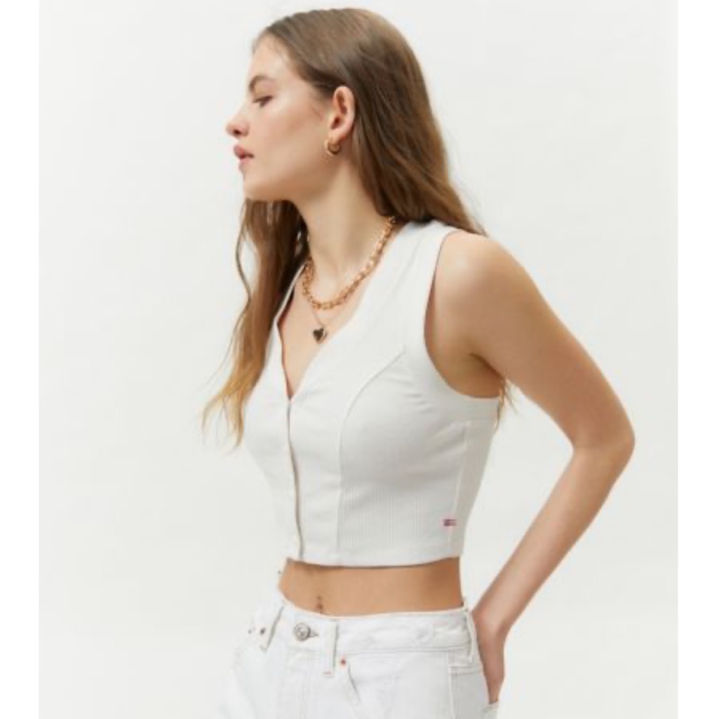 Uo Cropped Sleeveless Vest
